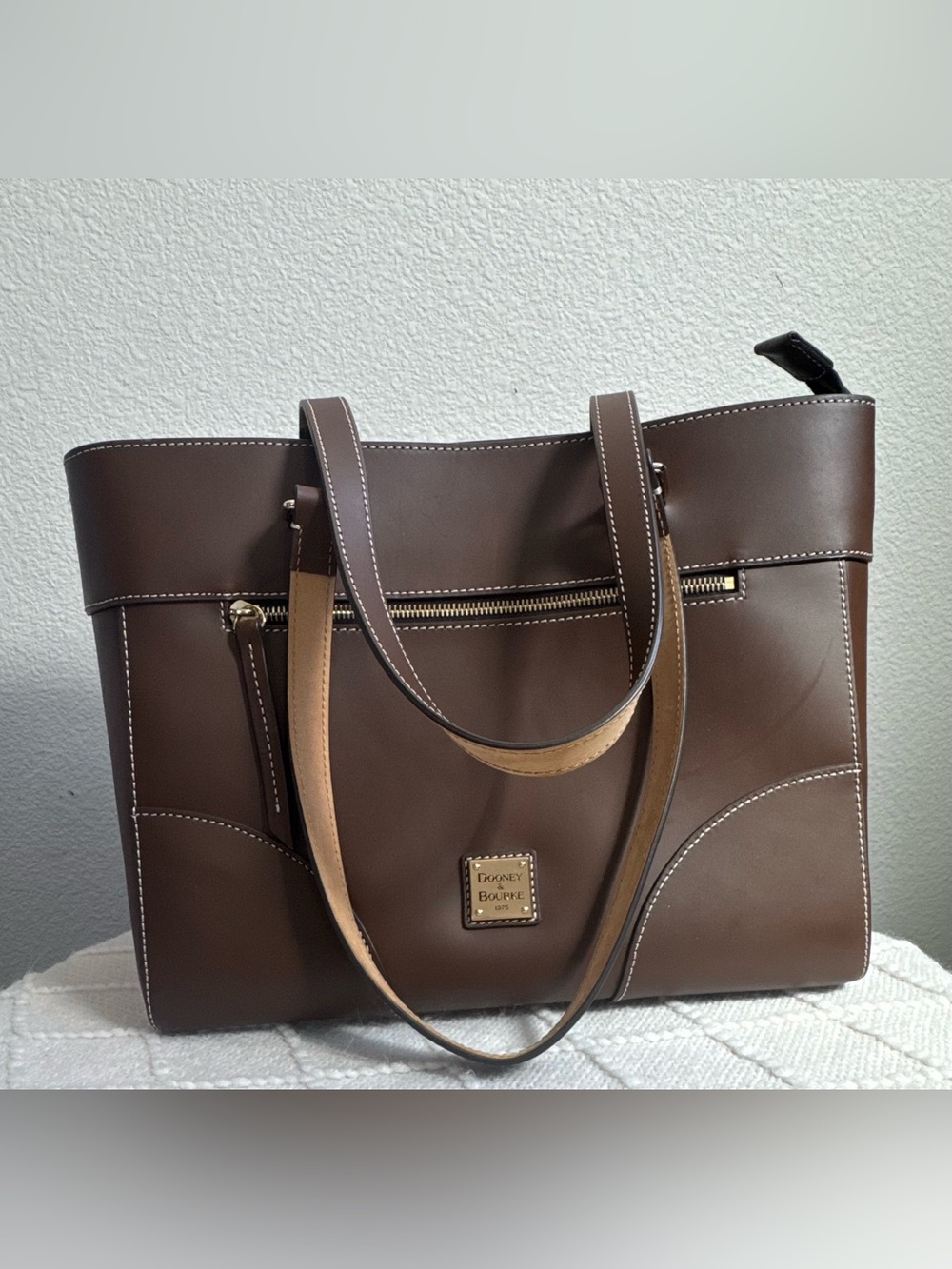 NWOT Dooney & Bourke Large Beacon Leather Mila Tote – Chestnut Brown